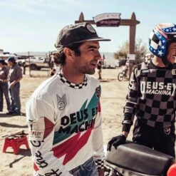 Deus Curlewis Moto Jersey - White 10 Deus Curlewis Moto Jersey - White -Günstiges Filson Geschäft Deus CurlewisMotoJersey White 4 1280x1280