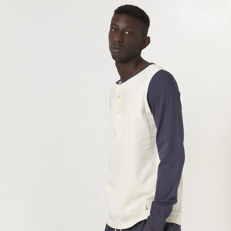 Merz B. Schwanen G.O. Knopfleisten LS - Oat/ Navy 8 Merz B. Schwanen G.O. Knopfleisten LS - Oat/ Navy – Bild 6