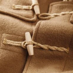 Gloverall Duffle Coat Monty - Camel 18 Gloverall Duffle Coat Monty - Camel -Günstiges Filson Geschäft gloverall original monty duffle coat 2web 1280x1280